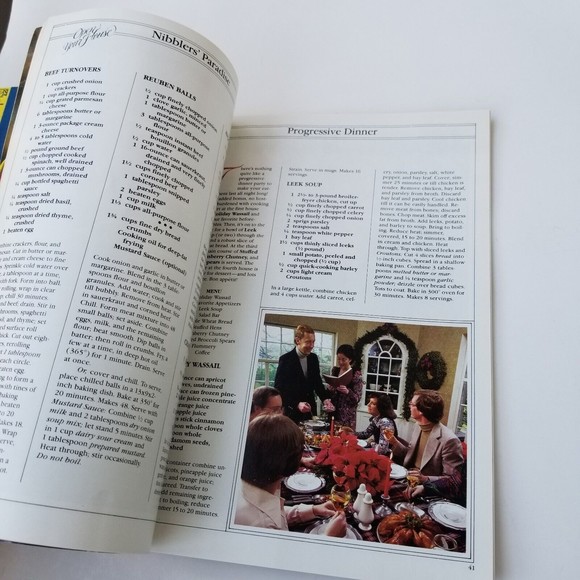 4/$25 Beautiful Holiday Ideas AVON Products Vintage 80s Crafts Recipes DIY Book - Picture 12 of 12